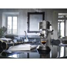 De’Longhi Dedica Style EC 685.BK Semi-automática Máquina espresso 1,1 L